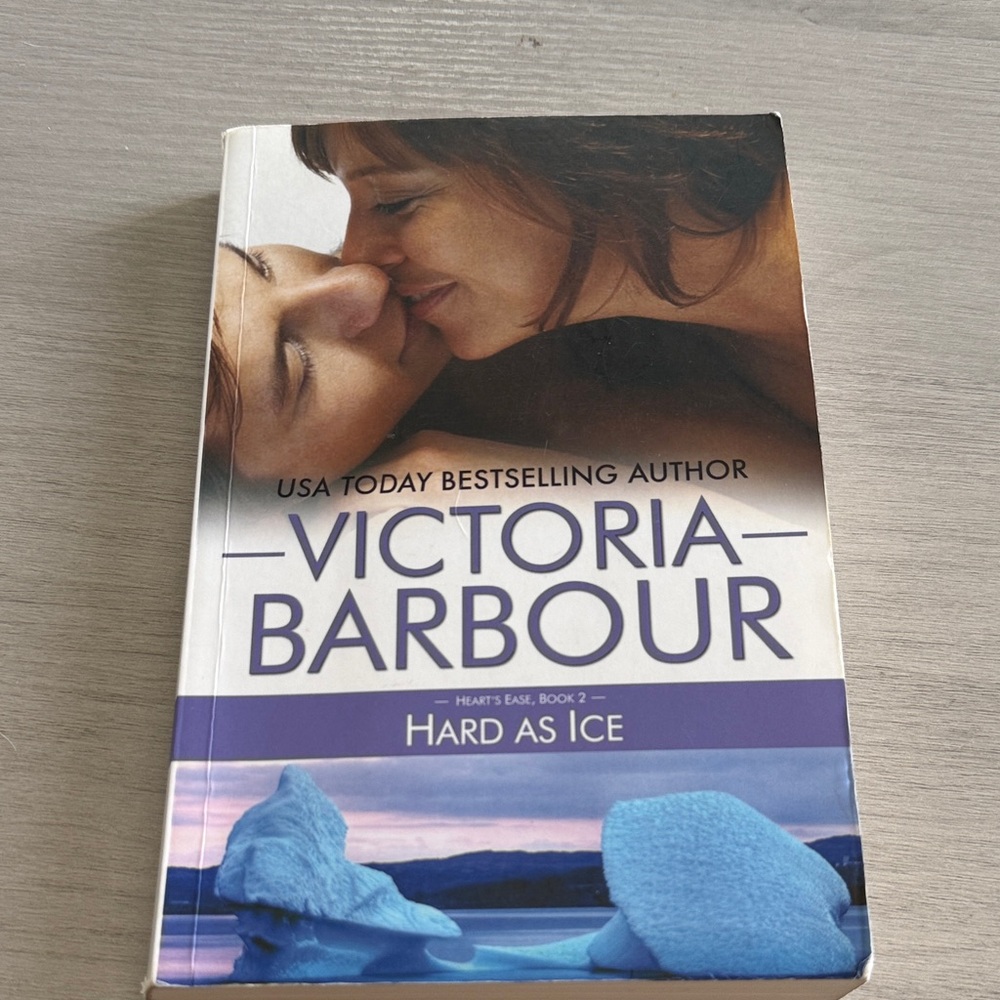📚 3/$20 Victoria Barbour 'Hard as Ice' Book